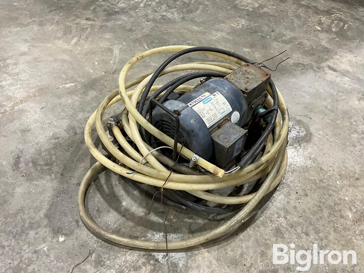 john-blue-21630-100gph-chemigation-pump-image-3