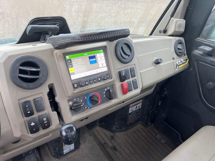 john-deere-gator-image-14