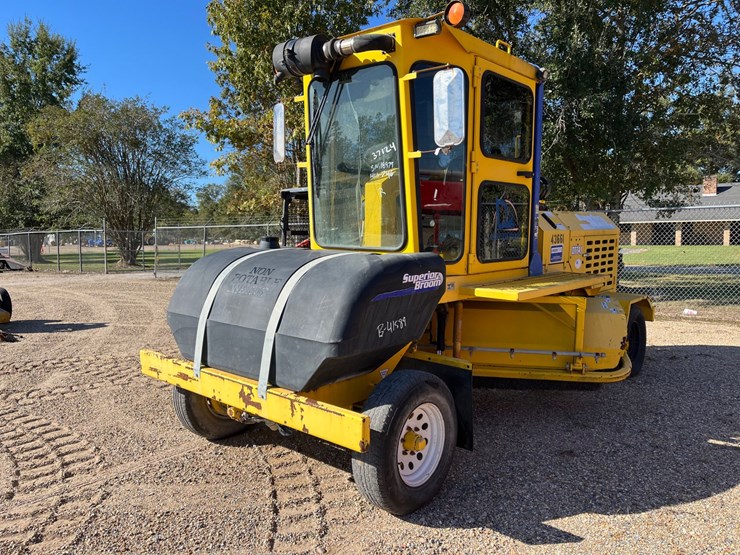 #41589-•-superior-broom-dt74j-sweeper-image-1