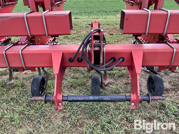 case-1820-16r30”-3-pt-row-crop-cultivator-image-11