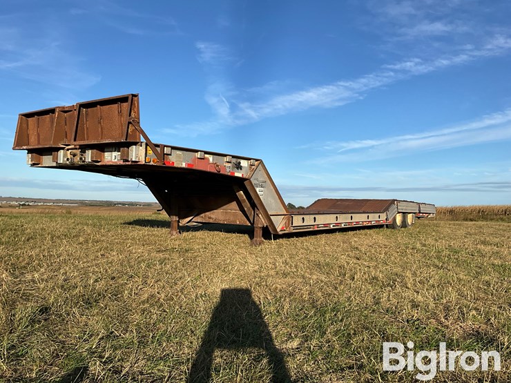 1994-wilson-muv-all-4860ftd-t/a-fixed-neck-lowboy-hydraulic-equipment-trailer-image-1