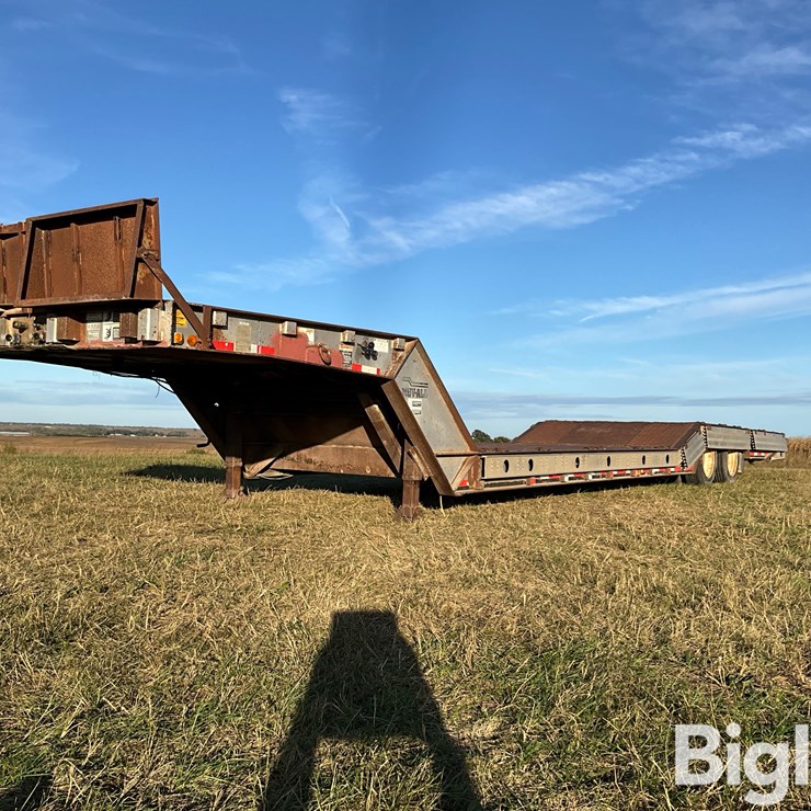 1994 Wilson Muv-All 4860FTD T/A Fixed Neck Lowboy Hydraulic Equipment Trailer