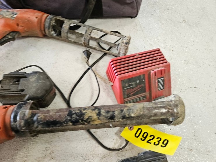 #9239-•-milwaukee-14.4v-cordless-caulk-guns-image-6