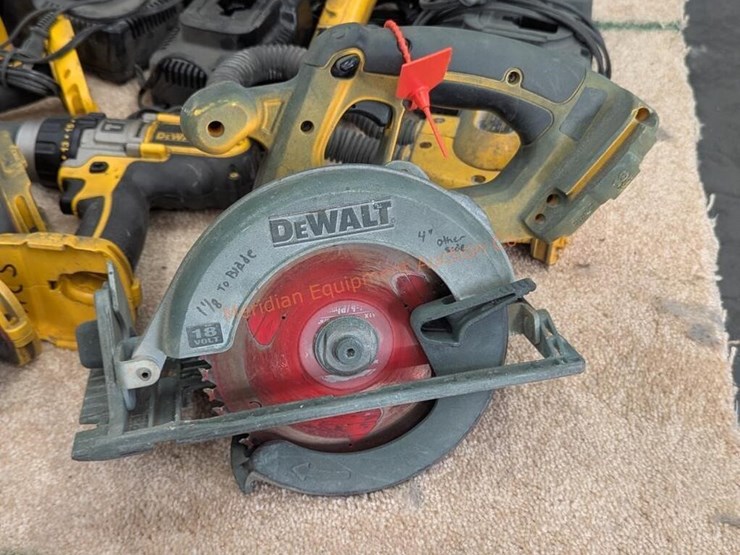 pallet--assorted-dewalt-18v-tools-image-11
