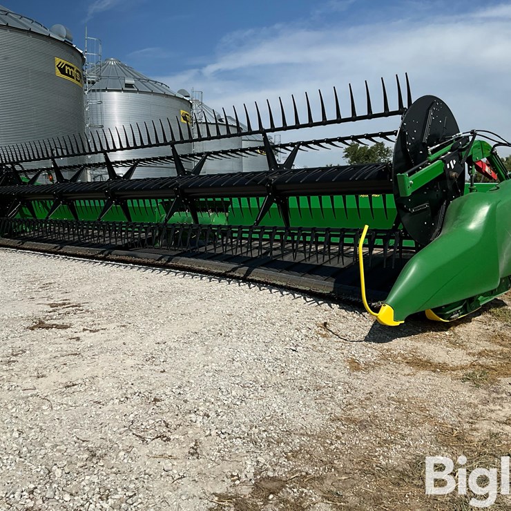 2020 John Deere 730FD “Hydraflex” Draper Header