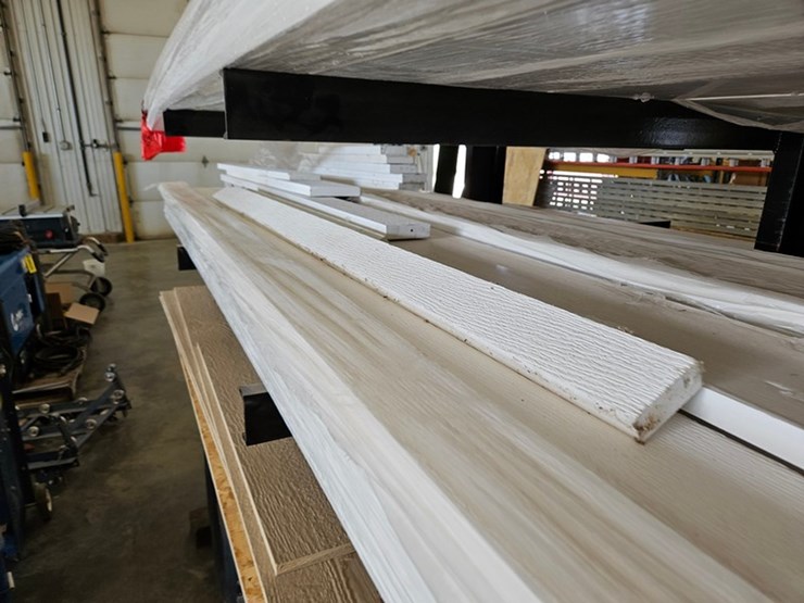 #9250-•-assorted-1"-pvc-siding-image-9