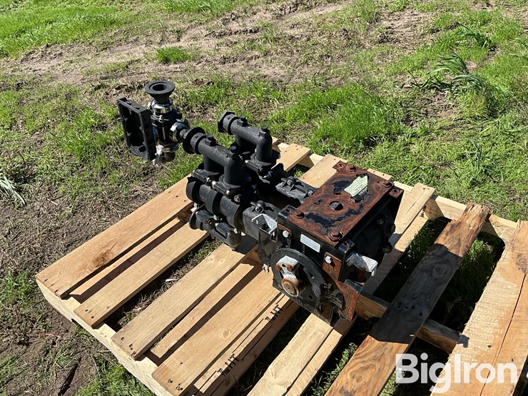demco-lil’-thumper-double-fertilizer-piston-pump-image-7