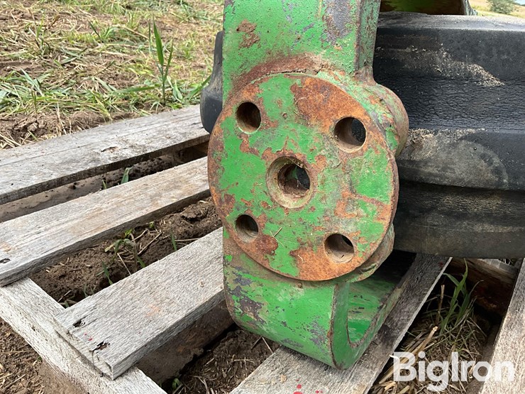 john-deere-2-cyl-tractor-single-front-wheel-assembly-image-7