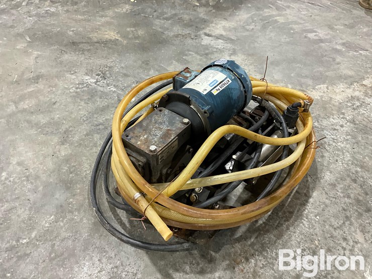john-blue-21630-100gph-chemigation-pump-image-3