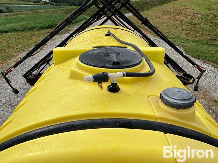 b&b-60’-1000-gal-pull-type-sprayer-image-11