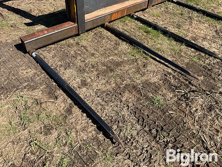three-bale-spear-skid-steer-attachment-image-20