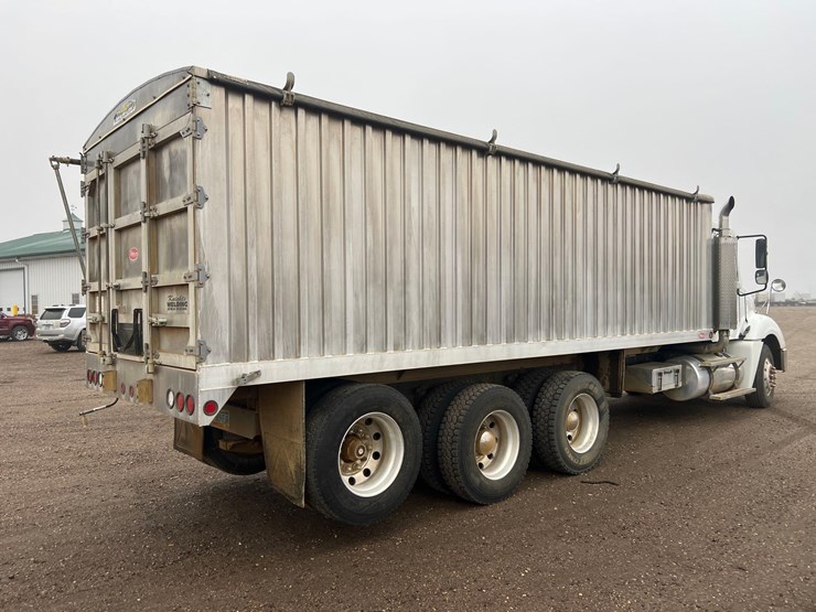 2004-freightliner-columbia-grain-truck-image-6