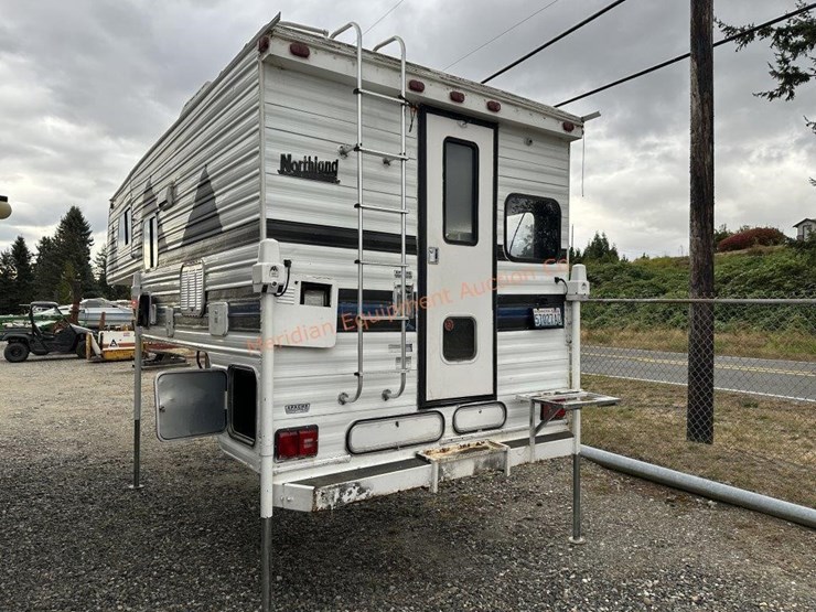 1994-northland-apache-10'-truck-camper-image-2