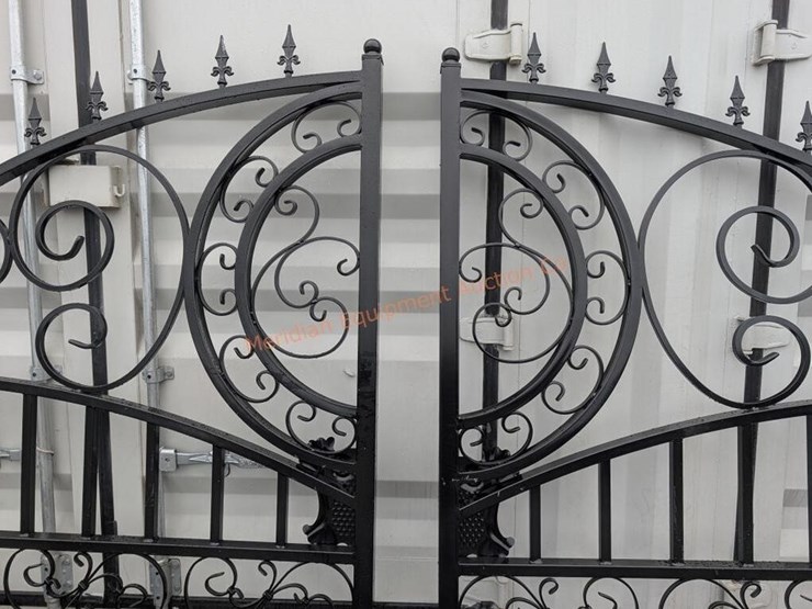 20'-bi-fold-decorative-gate-image-6