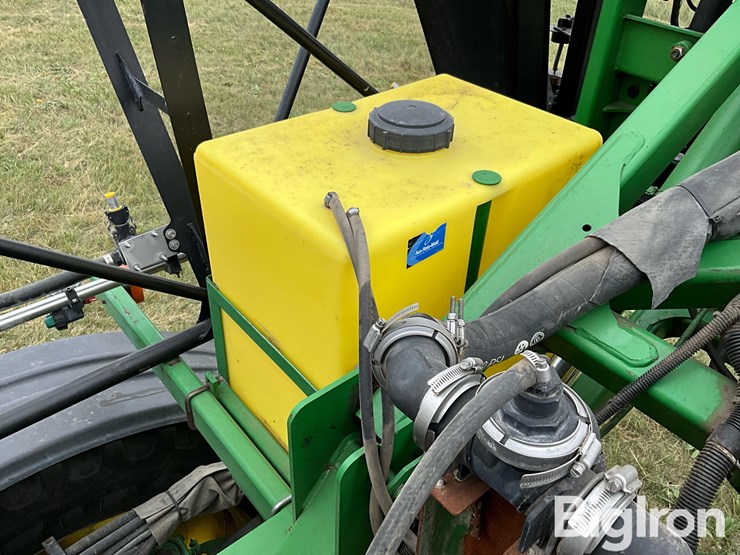 2010-john-deere-4930-self-propelled-sprayer-image-14