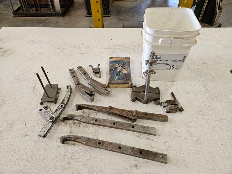 #9240-•-assorted-gear-puller-parts-and-accessories-image-1