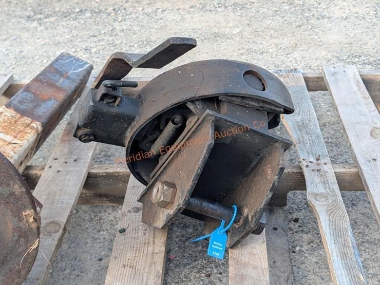 fifth-wheel-hitch-attachments-image-5