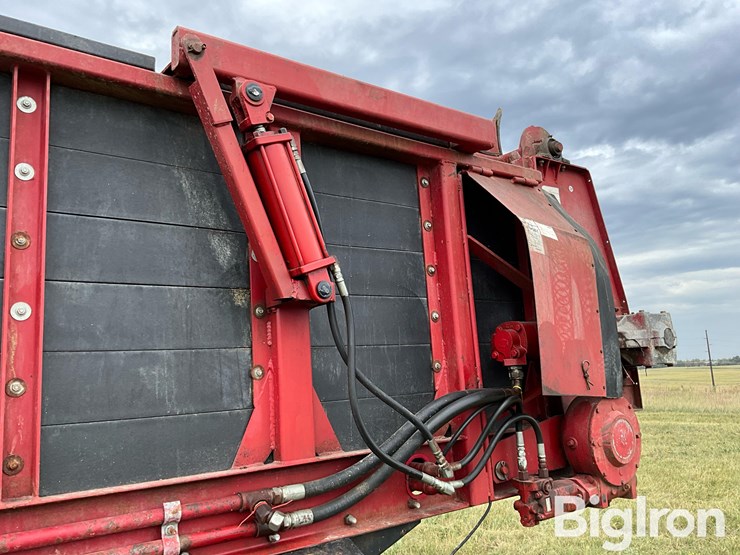 2000-sterling-l9500-t/a-manure-spreader-truck-w/spread-all-box-image-19