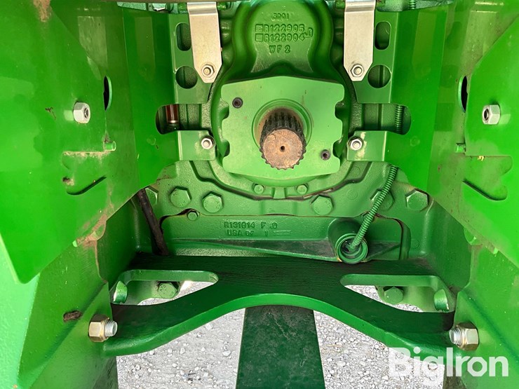 2013-john-deere-8335rt-track-tractor-image-13