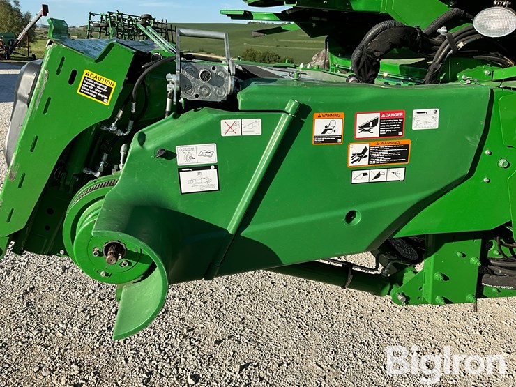 2020-john-deere-s760-2wd-combine-image-13