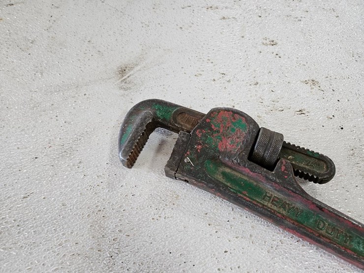 #9296-•-24"-pipe-wrench-image-3