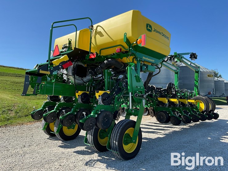2022-john-deere-1775nt-maxemerge-5-ccs-16r30”-planter-image-5