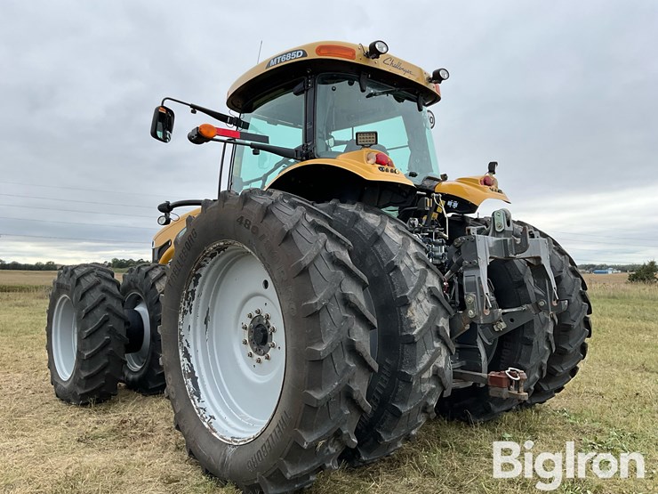 2013-challenger-mt685d-mfwd-tractor-image-7