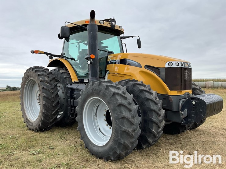 2013-challenger-mt685d-mfwd-tractor-image-3