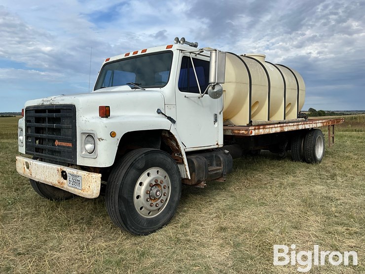 1986-international-s1955-s/a-water-truck-image-1