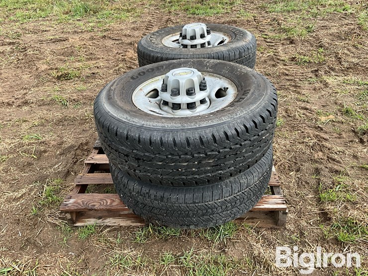 chevrolet-16”-pickup-tires-on-rims-image-8