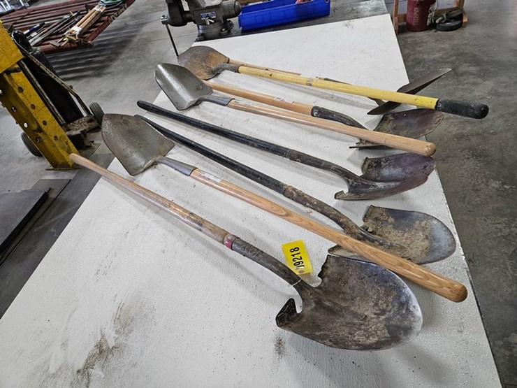 #9218-•-(8)-rack-of-shovels-image-3