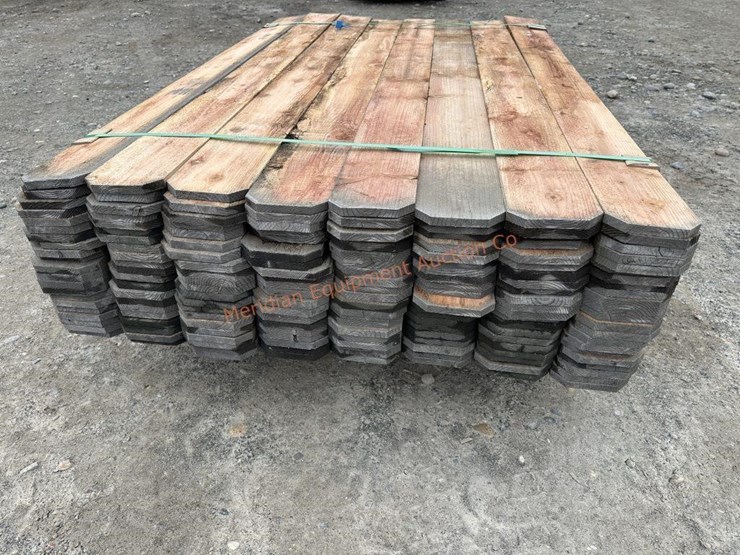 ~147--dog-ear-cedar-fencing-pieces-image-10