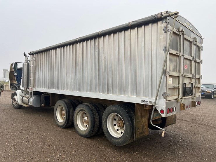 2004-freightliner-columbia-grain-truck-image-8