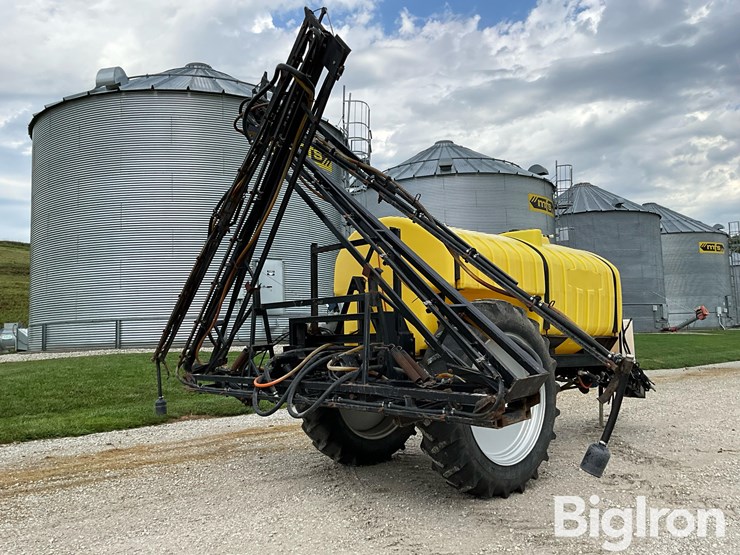 b&b-60’-1000-gal-pull-type-sprayer-image-5