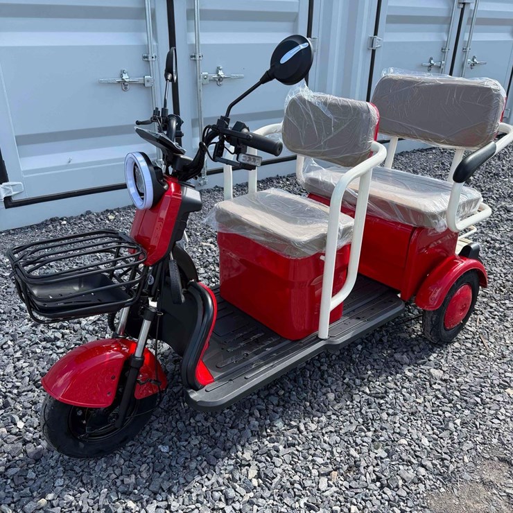 UNUSED IRGC40 Battery Powered Mini Golf Cart *Not Put Together Picture for Reference*