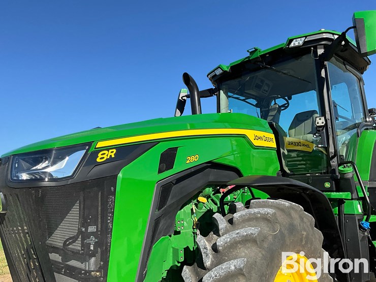 2023-john-deere-8r-280-mfwd-tractor-image-9