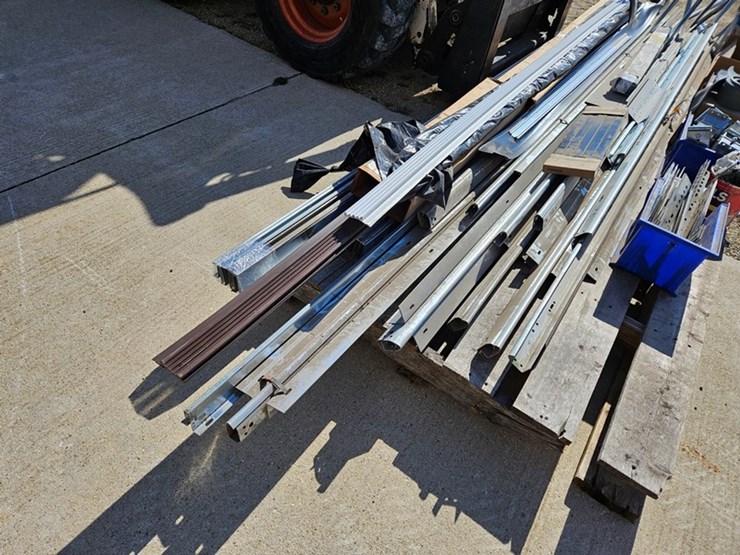 #9242-•-pallet-of-garage-door-parts-image-7