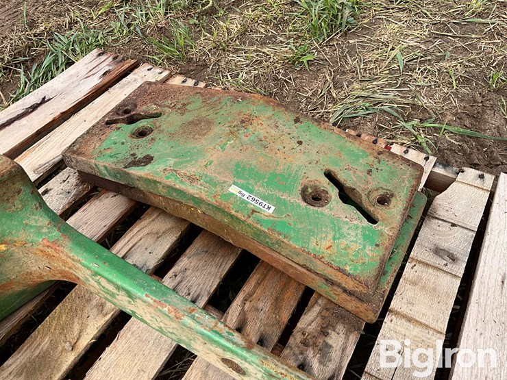 john-deere-tractor-front-stack-starter-weight-brackets-&-slab-weights-image-13