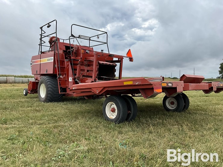 hesston-4790-big-square-baler-w/accumulator-image-7