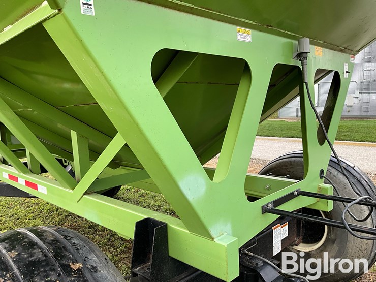 parker-6250-“grain-chariot”-gravity-wagon-image-12