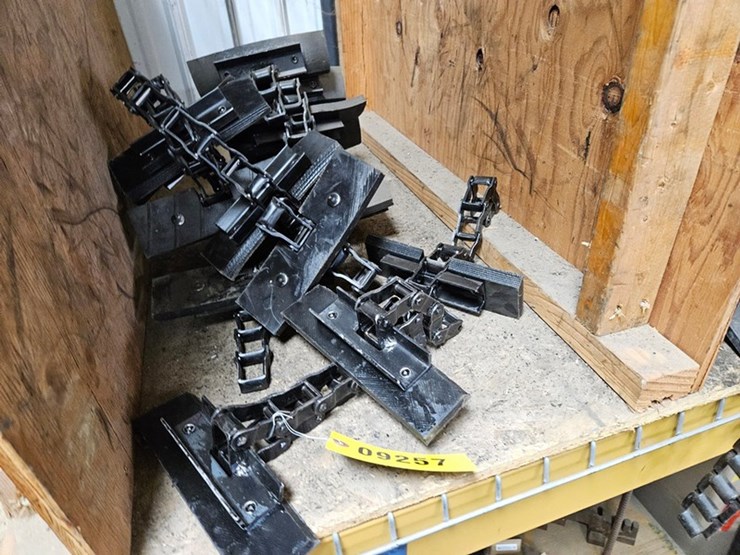 #9257-•-662-pintle-chain-2-1/2"x8-1/2"-paddles-image-2