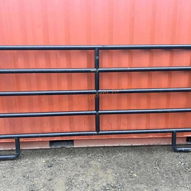 9.5' x 5' LD Livestock Panel New, Bid $ X 4