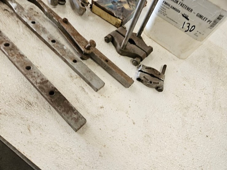 #9240-•-assorted-gear-puller-parts-and-accessories-image-4