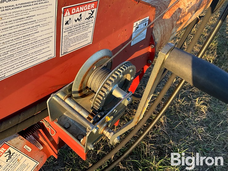 feterl-12x72-auger-w/swing-out-hopper-image-12