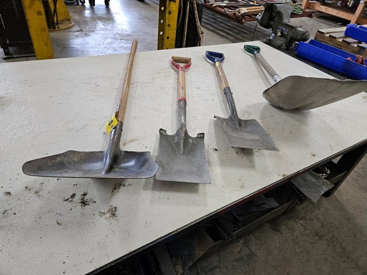 #9226-•-rack-of-assorted-shovels-image-3