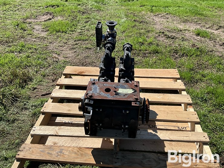 demco-lil’-thumper-double-fertilizer-piston-pump-image-6