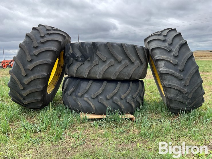 firestone-710/70r42-sprayer-flotation-tires-on-jd/titan-rims-image-6