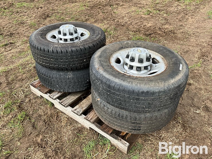chevrolet-16”-pickup-tires-on-rims-image-5