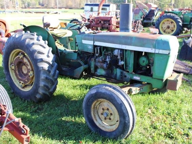 john-deere-2240-image-1