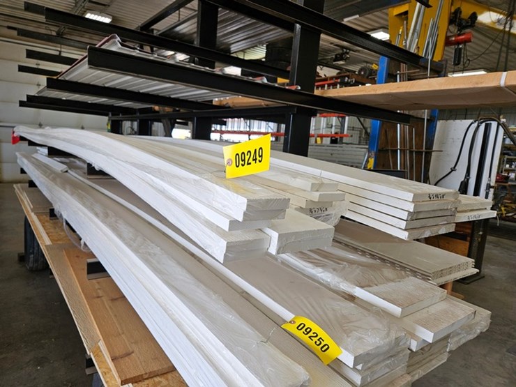 #9249-•-assorted-3/4"-pvc-siding-image-1
